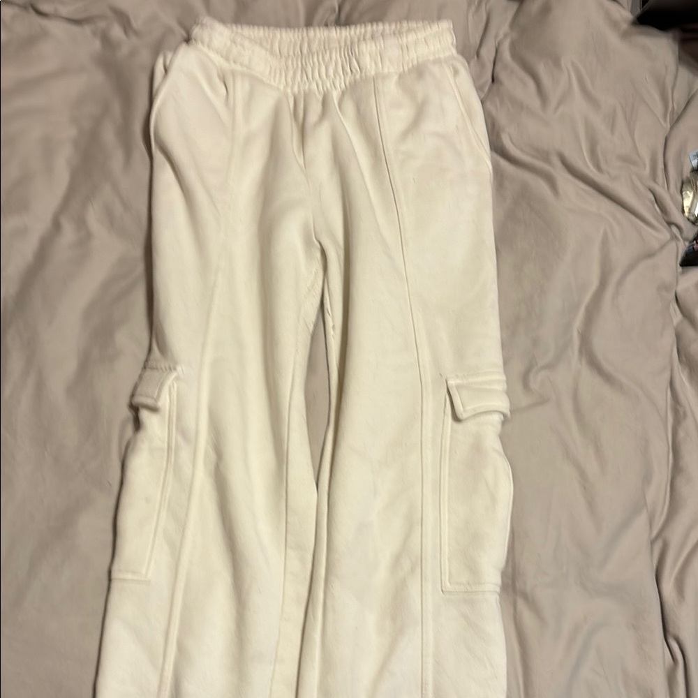 Women’s Cream Cargo Pants